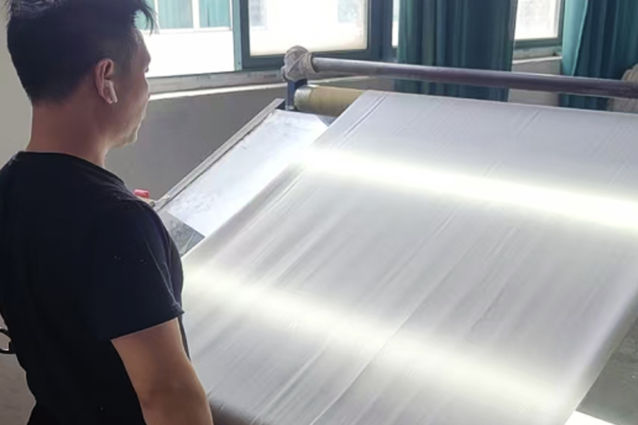 Área de inspeção de produtos acabados de produção em fábrica de tingimento